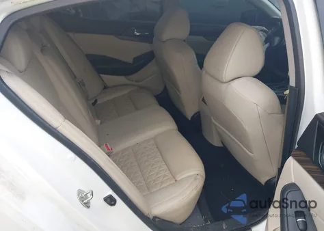 2016 Nissan Maxima 3.5 Platinum z USA, uszkodzony, nr VIN 1N4AA6AP0GC404009